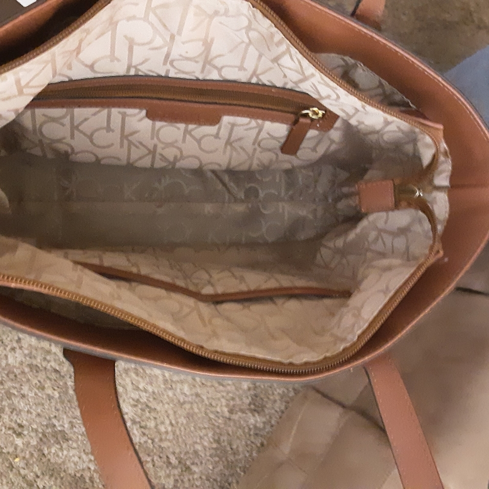 Purse - Picture 2 of 3